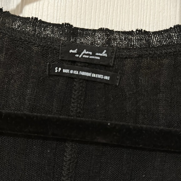 Urban Outfitters Stretchy Oversized Black V-Neck Top - Picture 2 of 2